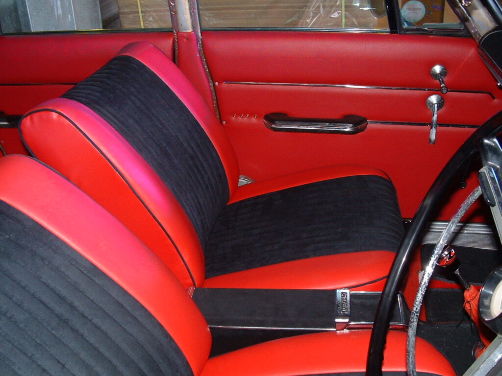 クラウン（昭和40年頃のオールドカー）張り替え後